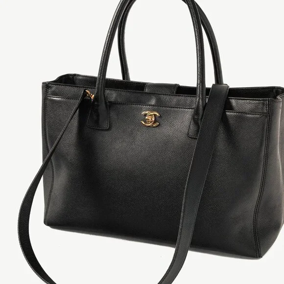 Chanel Cerf Executive Black Leather CC Tote Bag - Picture 6 of 13